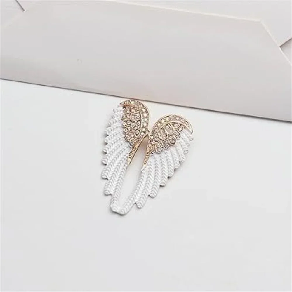 Beautiful Angel Wings Brooch Pin with Rhinestones and Gold Tone Brand New‎ !!
